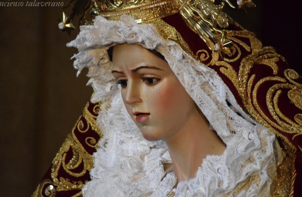El besamanos de Gracia y Amparo, en imágenes